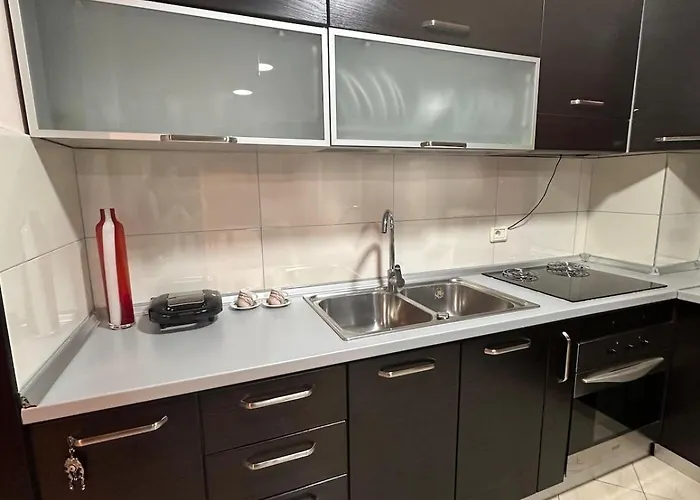 Skura's * Golem (Tirana)